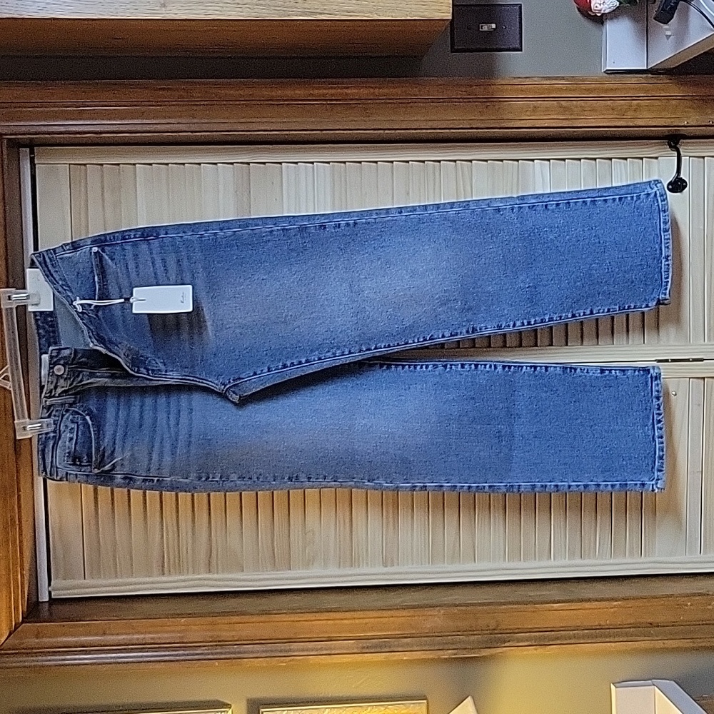 Jeans - Picture 3 of 4
